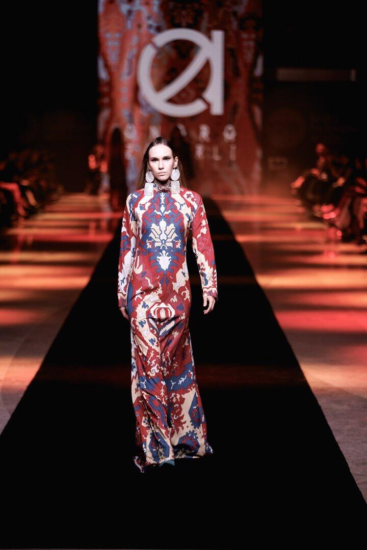 Baku Fashion Week 2023 – от огненного танца и роскошных тканей до национальных мотивов