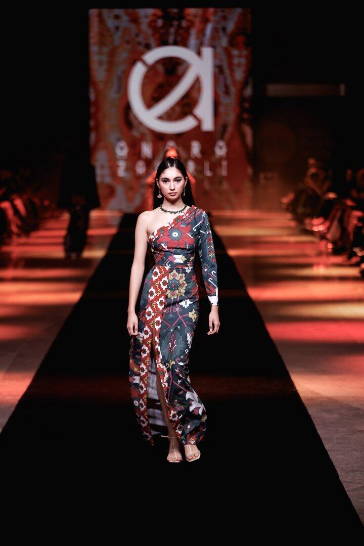 Baku Fashion Week 2023 – от огненного танца и роскошных тканей до национальных мотивов