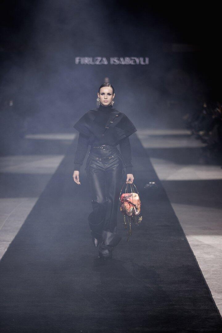 Baku Fashion Week 2023 – от огненного танца и роскошных тканей до национальных мотивов