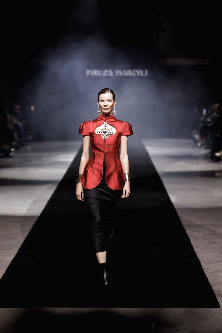 Baku Fashion Week 2023 – от огненного танца и роскошных тканей до национальных мотивов