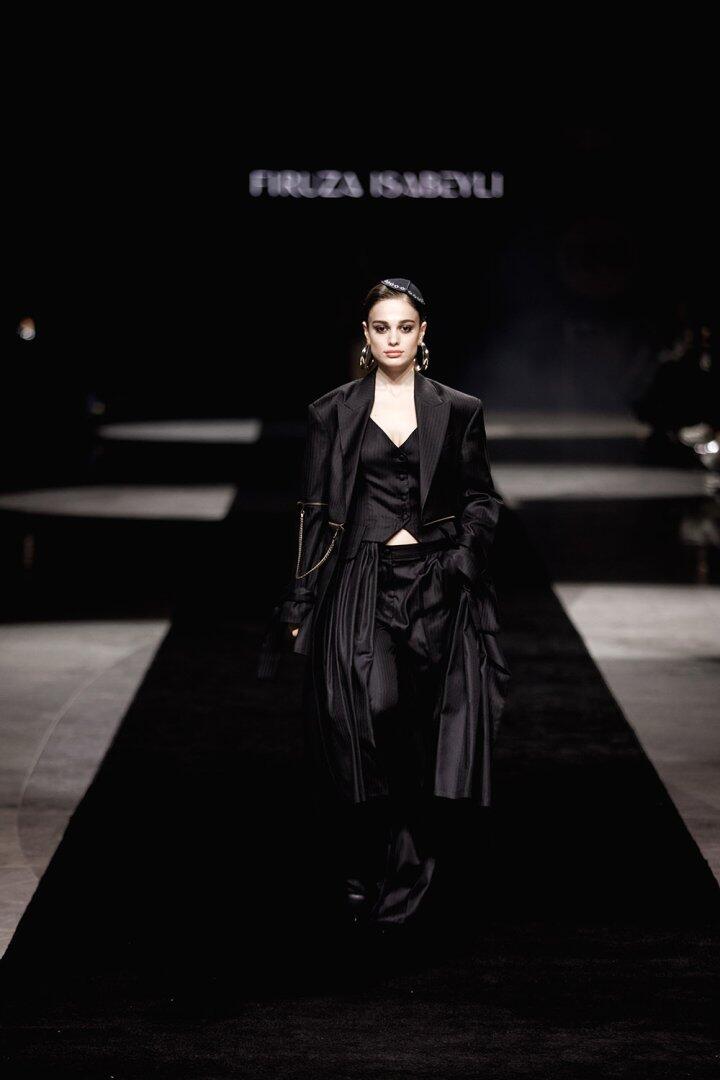Baku Fashion Week 2023 – от огненного танца и роскошных тканей до национальных мотивов
