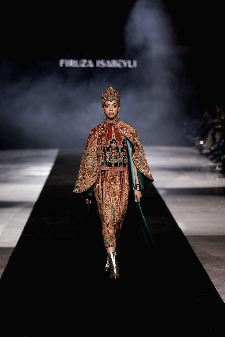 Baku Fashion Week 2023 – от огненного танца и роскошных тканей до национальных мотивов