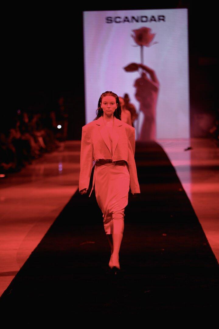 Baku Fashion Week 2023 – от огненного танца и роскошных тканей до национальных мотивов