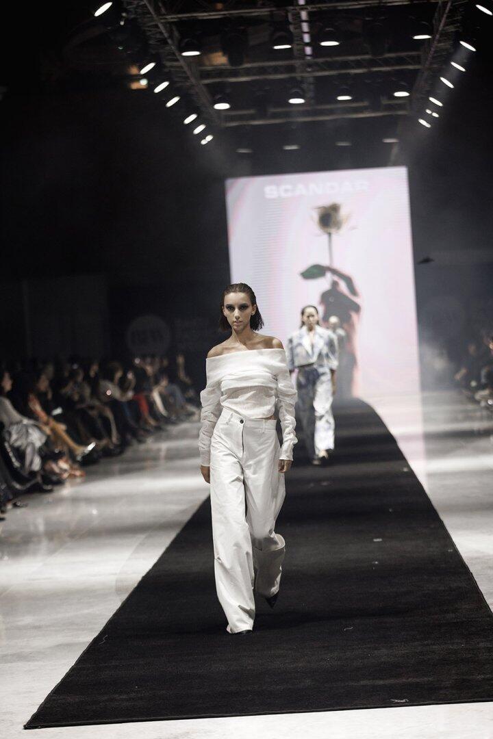 Baku Fashion Week 2023 – от огненного танца и роскошных тканей до национальных мотивов