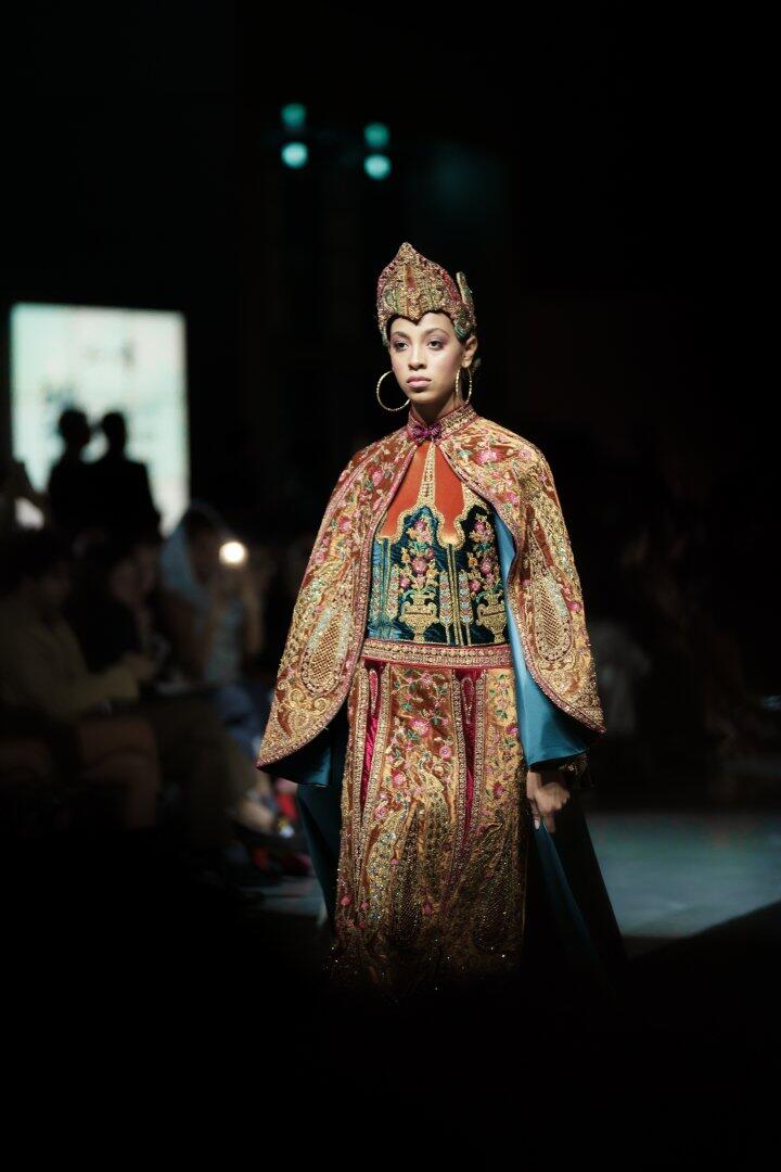 Baku Fashion Week 2023 – от огненного танца и роскошных тканей до национальных мотивов