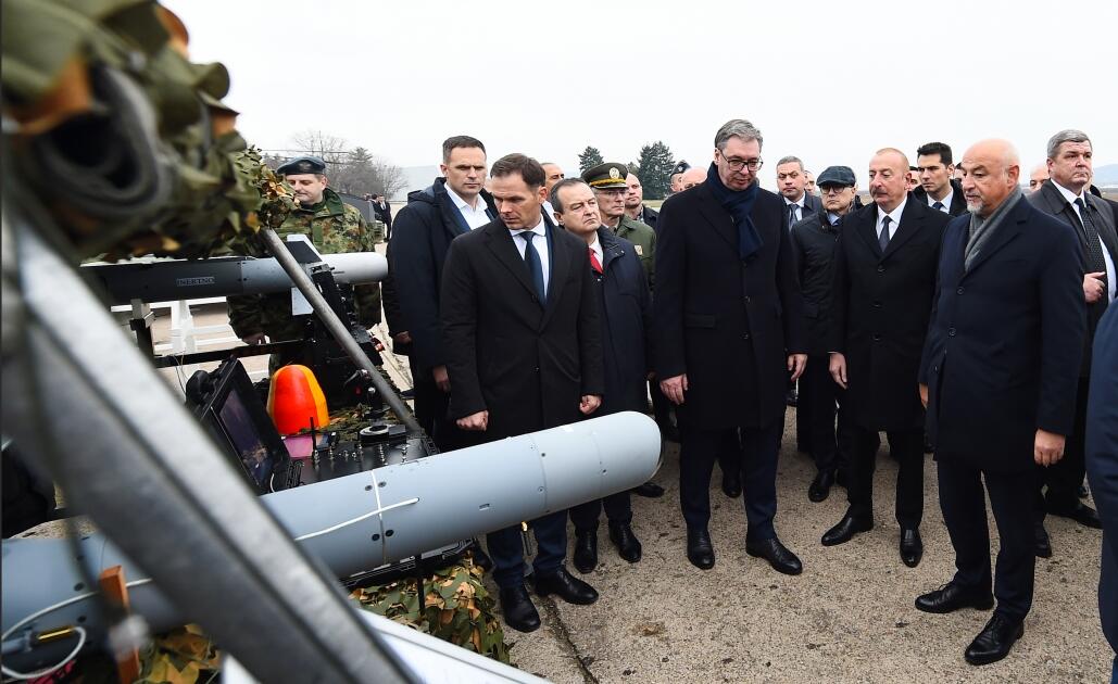 Президент Ильхам Алиев и Президент Александар Вучич осмотрели военную технику и оборудование