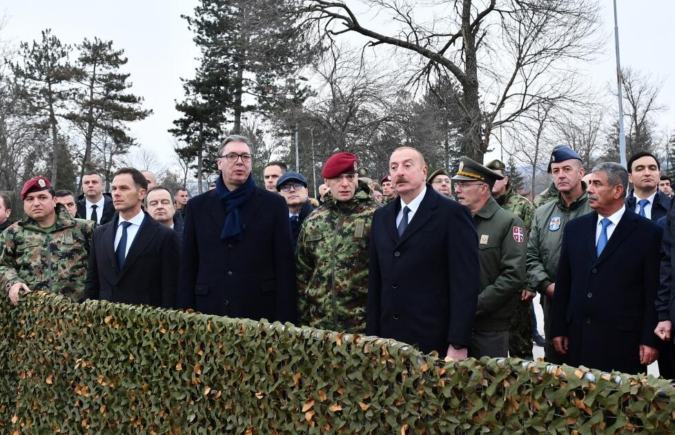 Президент Ильхам Алиев и Президент Александар Вучич осмотрели военную технику и оборудование
