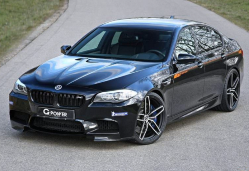 İdarəetməni itirən BMW su kanalına aşdı