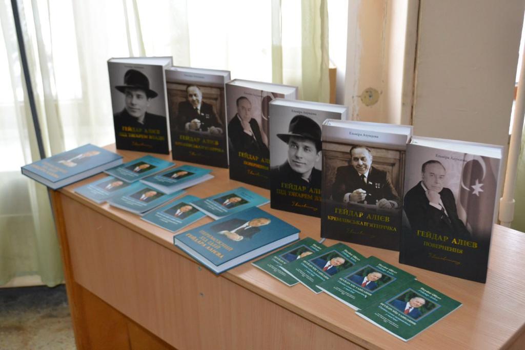 В Житомире представлена фотовыставка по случаю 100-летнего юбилея Гейдара Алиева