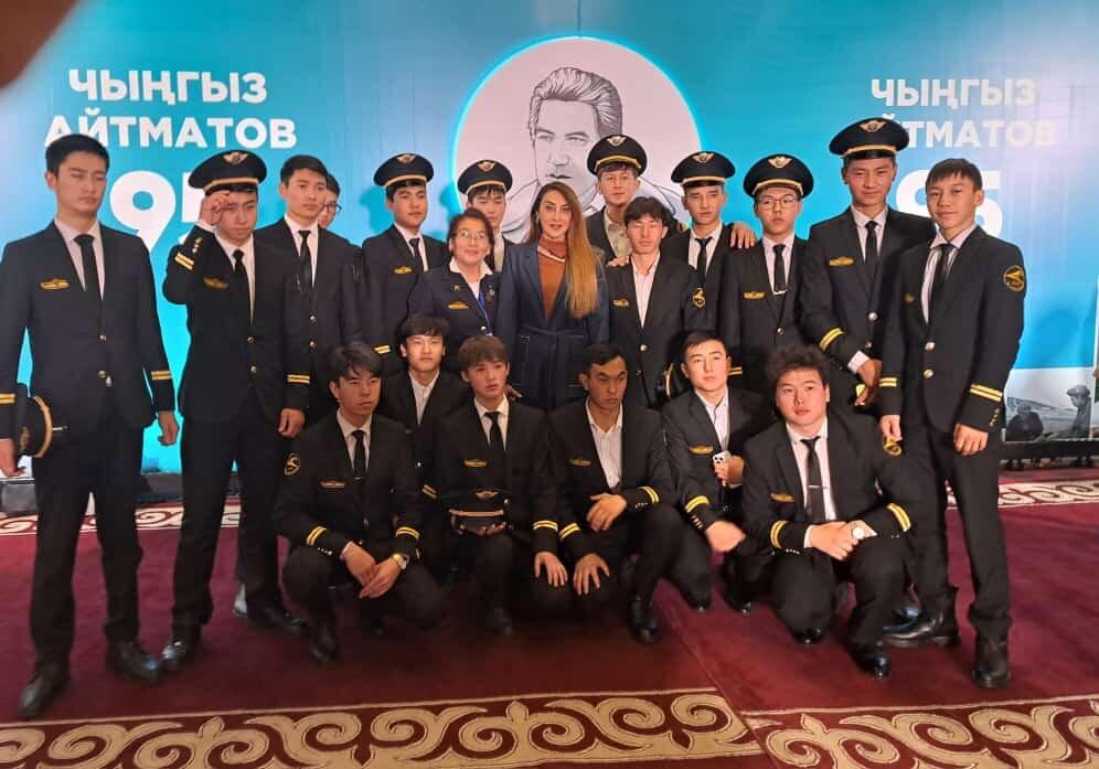 Заслуженная артистка Хусния Мурватова выступила на международном форуме в Бишкеке
