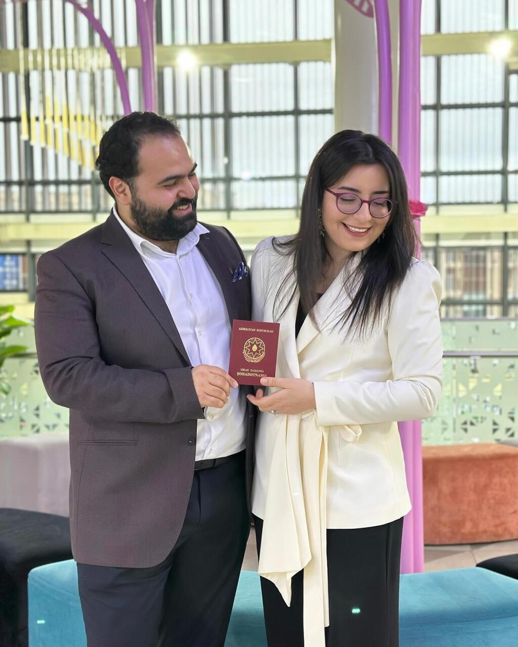 Xalq artistinin oğlu tanınmış həkimlə ailə qurdu