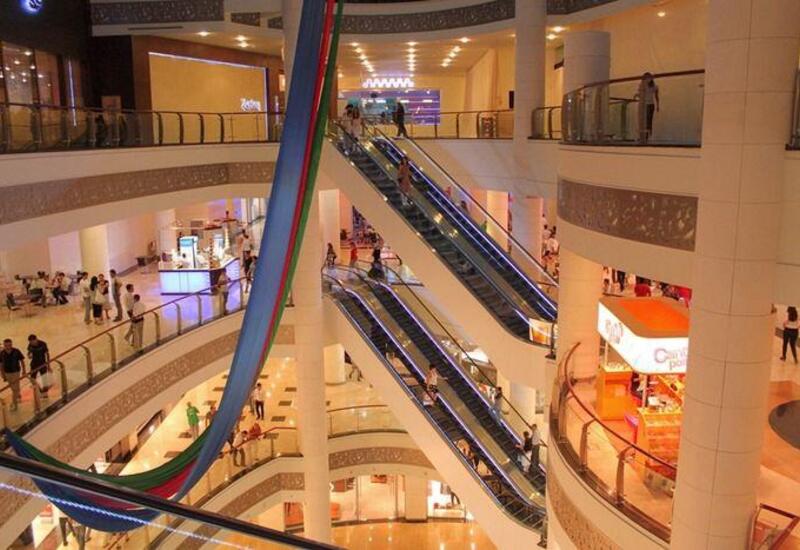 Azərbaycanda "mall"da qadınlar saçyolduya çıxdı