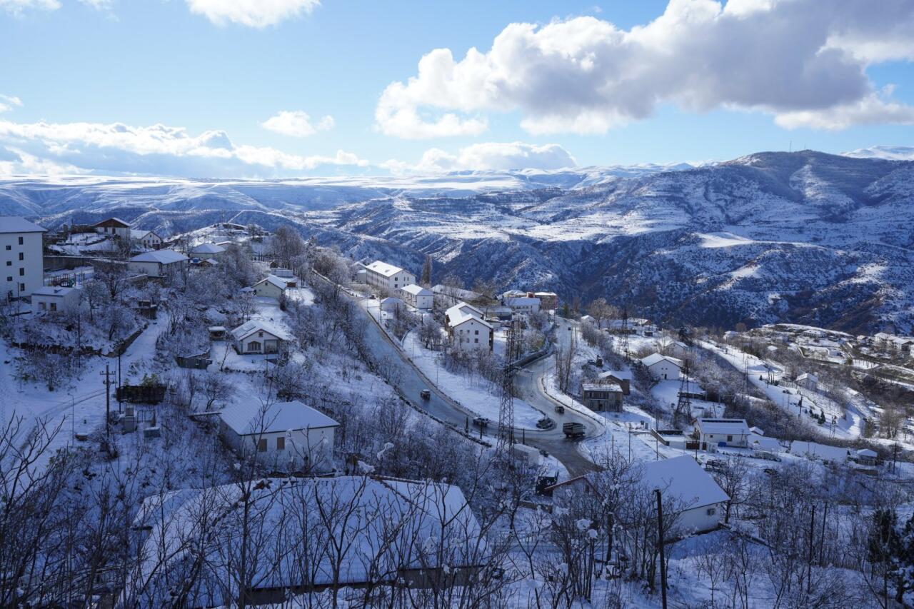В Лачине выпал снег