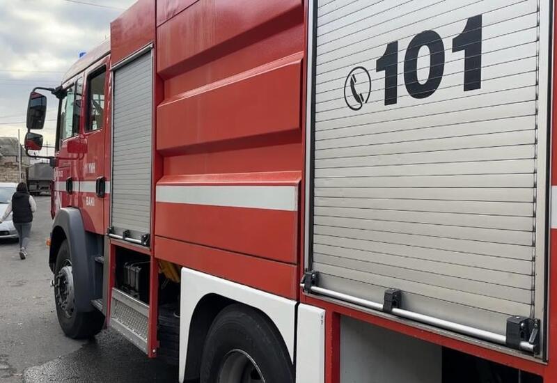 Lənkəranda ikimərtəbəli ev yanıb