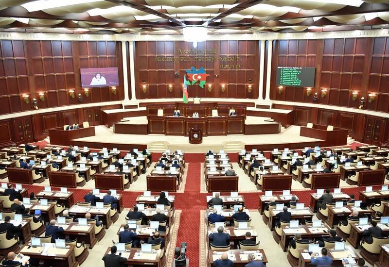 Три законопроекта были рекомендованы на пленарное заседание парламента Азербайджана