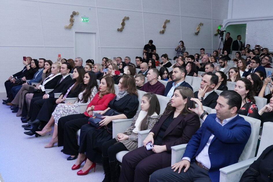 Heydər Əliyev Fondunun vitse-prezidenti Leyla Əliyevanın təşəbbüsü ilə “Ürəkdən-ürəyə” adlı konserti keçirilib
