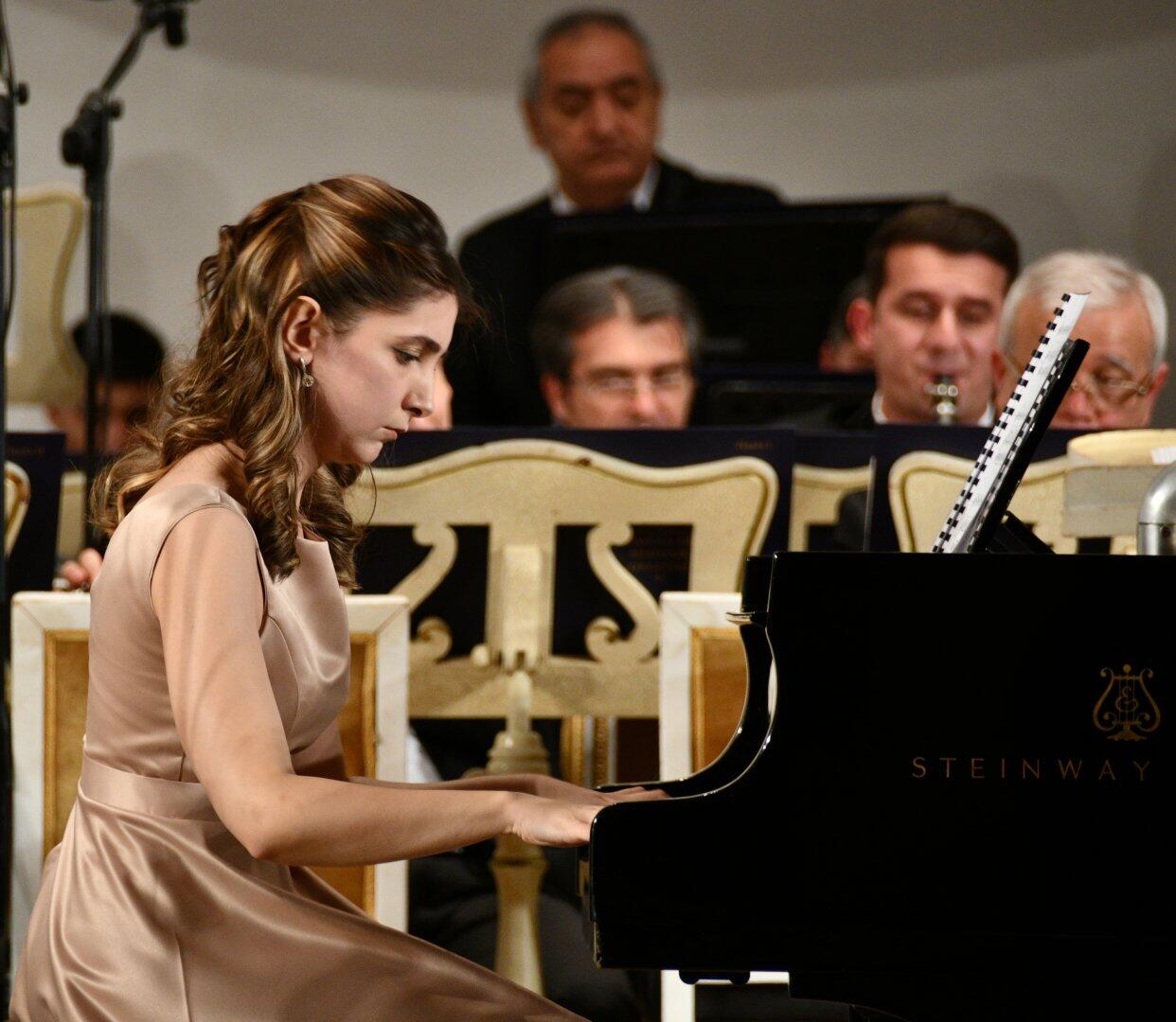 "Новые имена" покоряют азербайджанский музыкальный Олимп