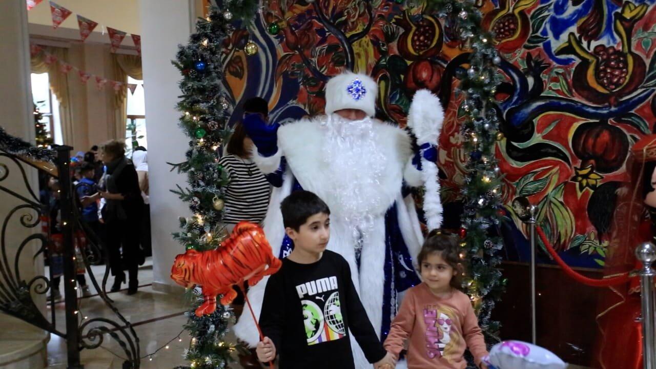 Новогодняя зимняя сказка в Баку