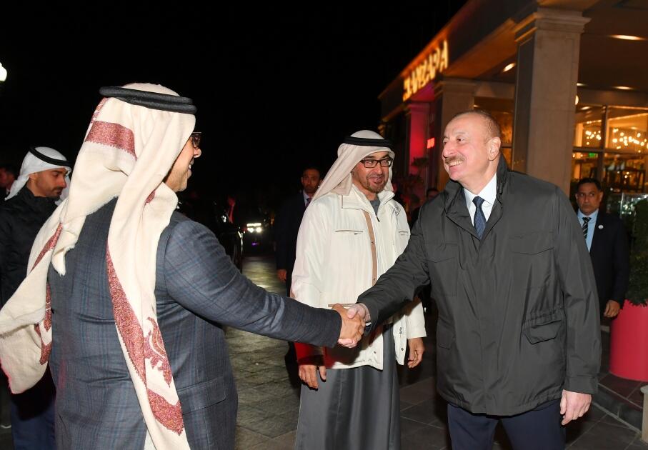 Prezident İlham Əliyevin adından Birləşmiş Ərəb Əmirliklərinin Prezidenti Şeyx Məhəmməd bin Zayed Əl Nəhyanın şərəfinə rəsmi ziyafət verilib