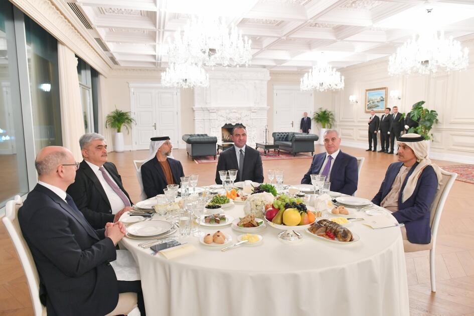 Prezident İlham Əliyevin adından Birləşmiş Ərəb Əmirliklərinin Prezidenti Şeyx Məhəmməd bin Zayed Əl Nəhyanın şərəfinə rəsmi ziyafət verilib