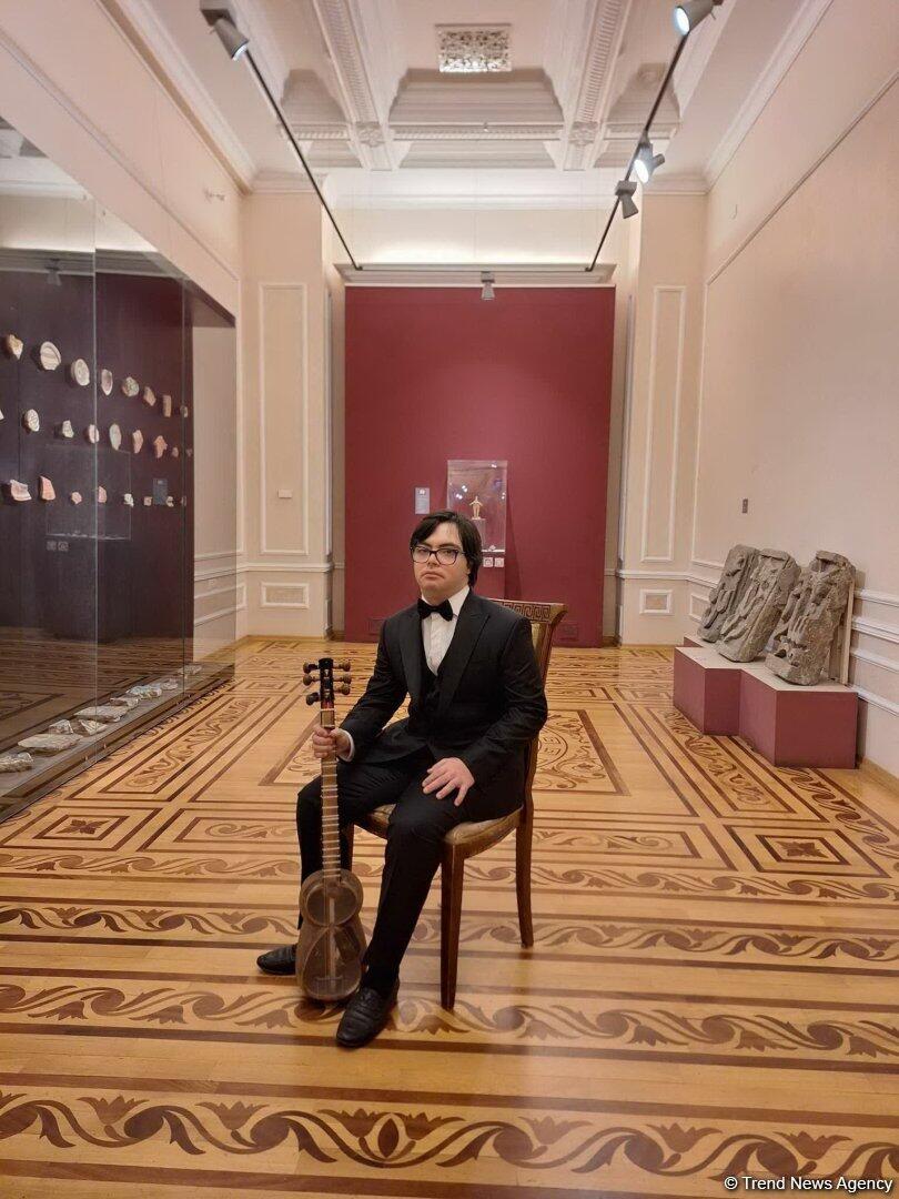 Удивительный исполнитель на таре Бахрам Рагимли! Музыка и краски Азербайджана