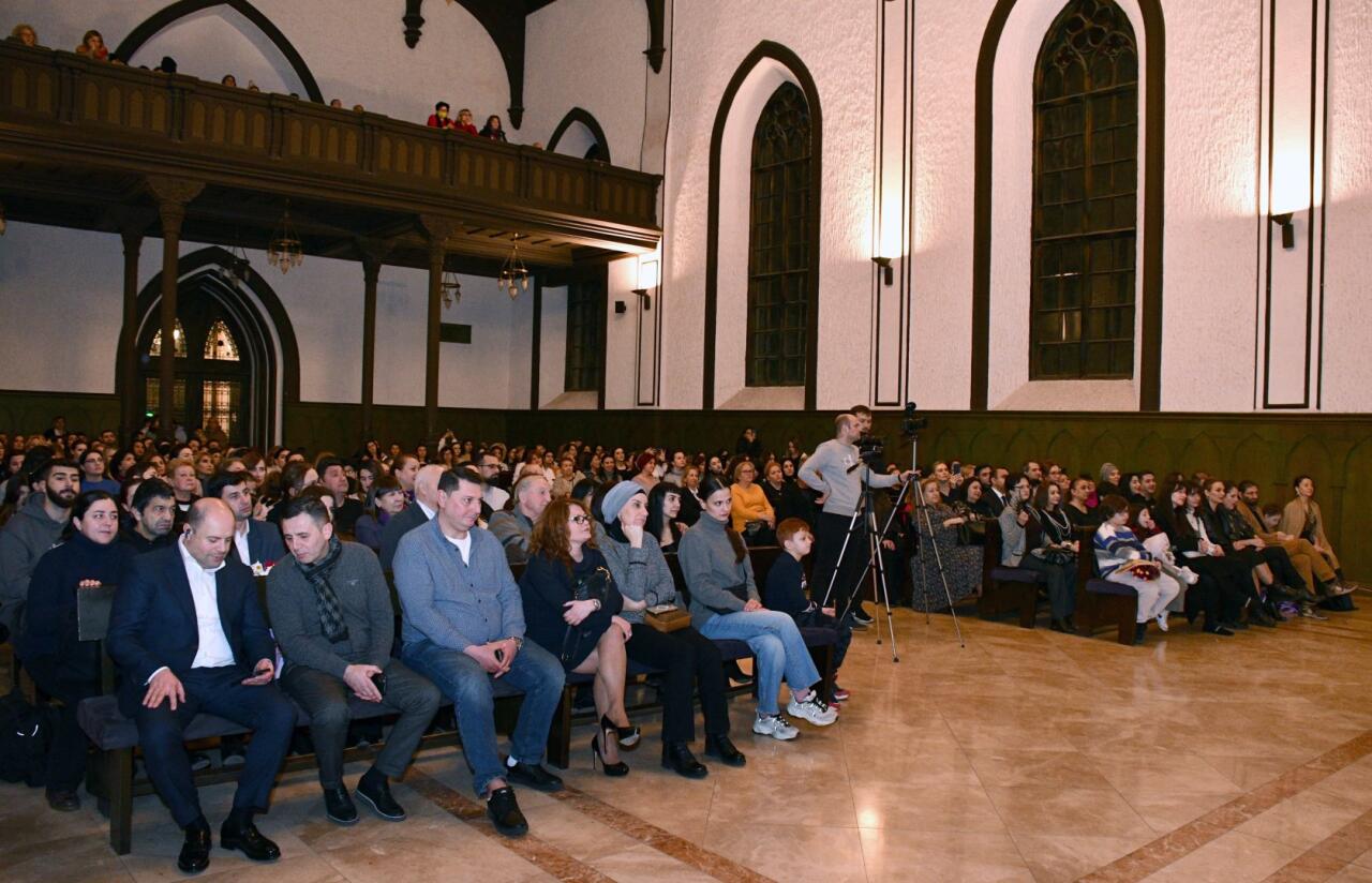 В Баку наступил музыкальный старый Новый год