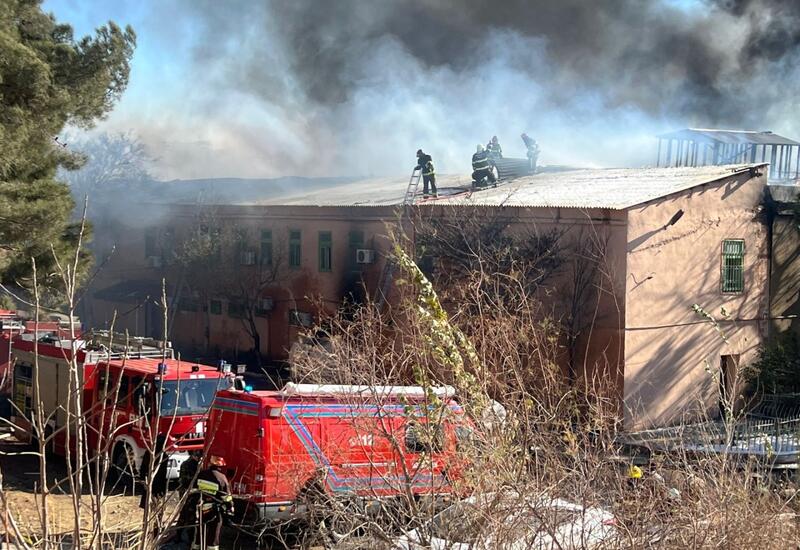 Момент взрыва в цехе в Баку
