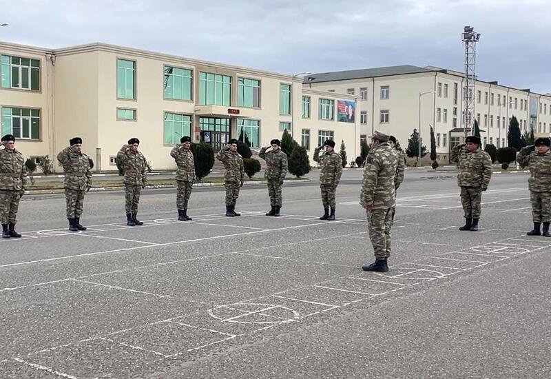 Yeni gələn çağırışçıların hərbi hissələrdə qəbulu davam edir
