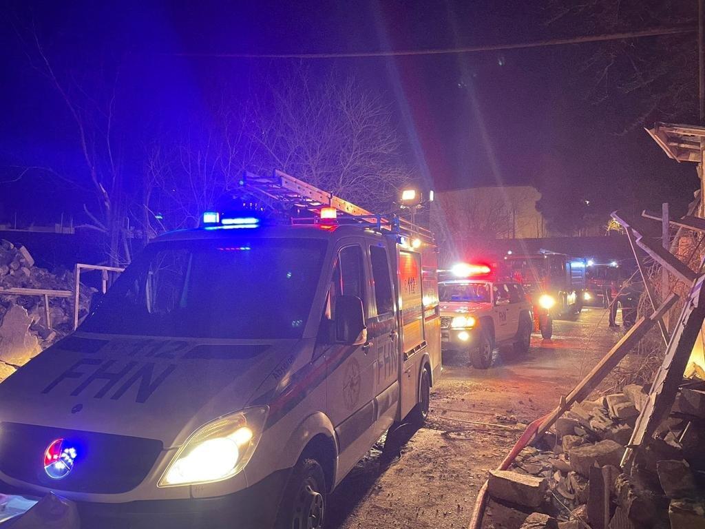 Bakıda partlayış olan ərazidə axtarış-xilasetmə işləri davam etdirilir