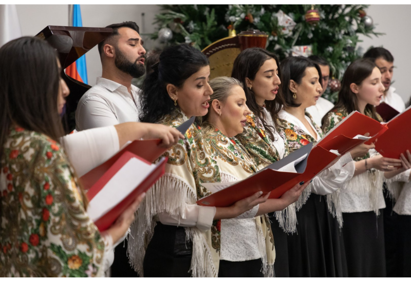 "Святочные вечера" в Баку отметили праздничным концертом