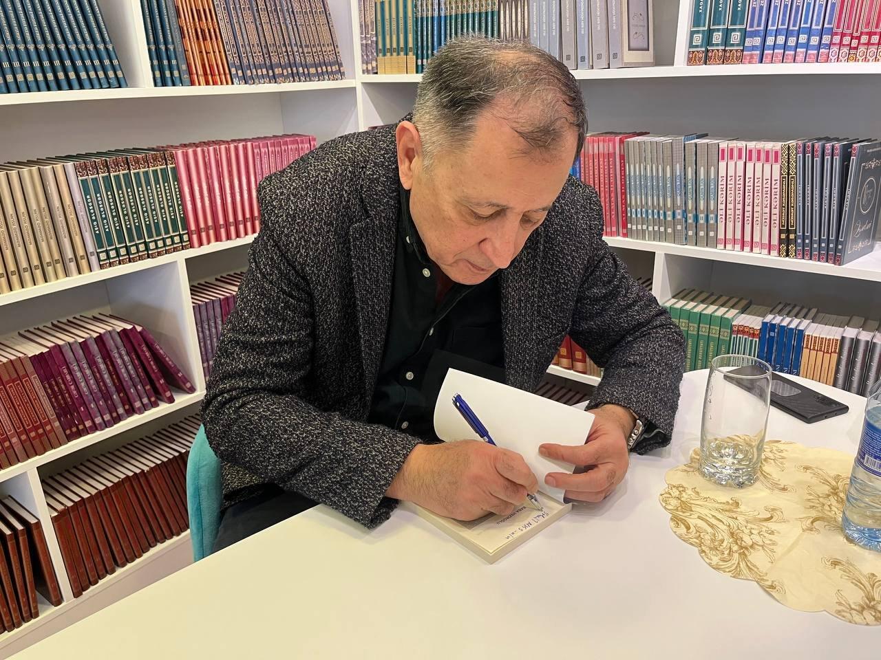 В Баку прошел поэтический вечер в честь юбилея Баба Везироглу