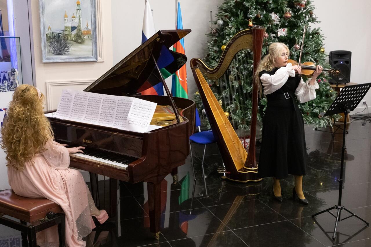 "Святочные вечера" в Баку отметили праздничным концертом