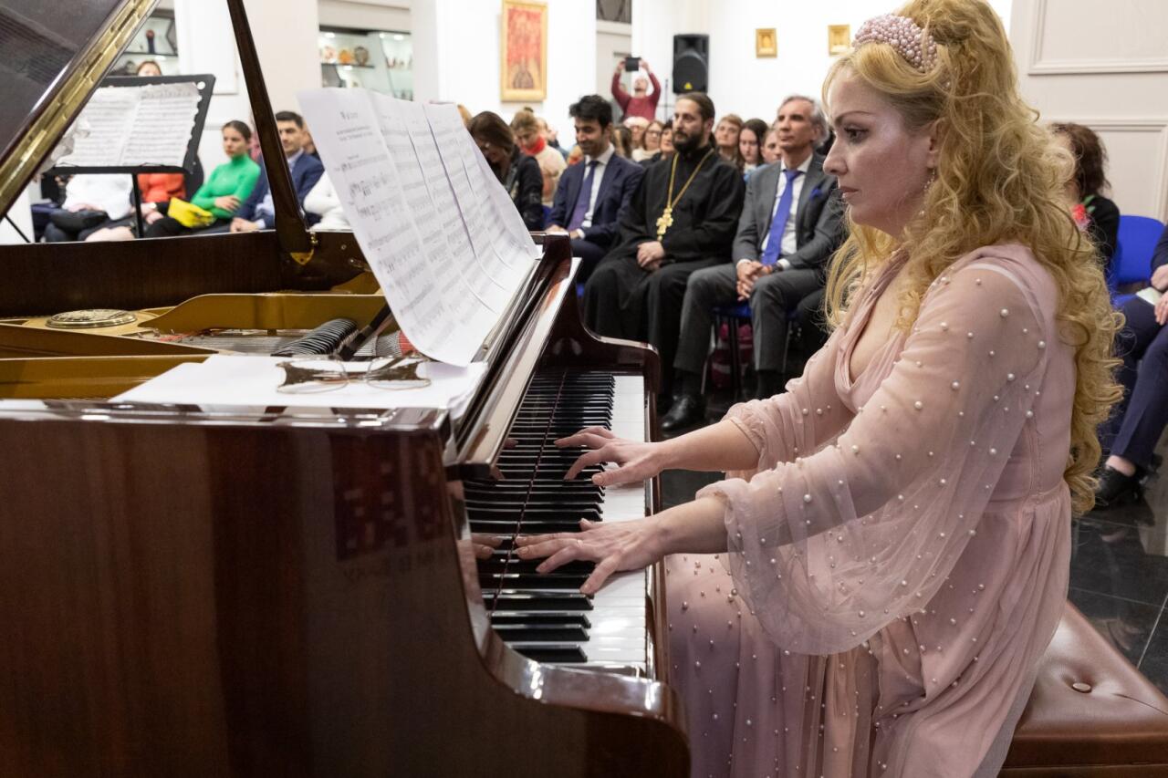 "Святочные вечера" в Баку отметили праздничным концертом