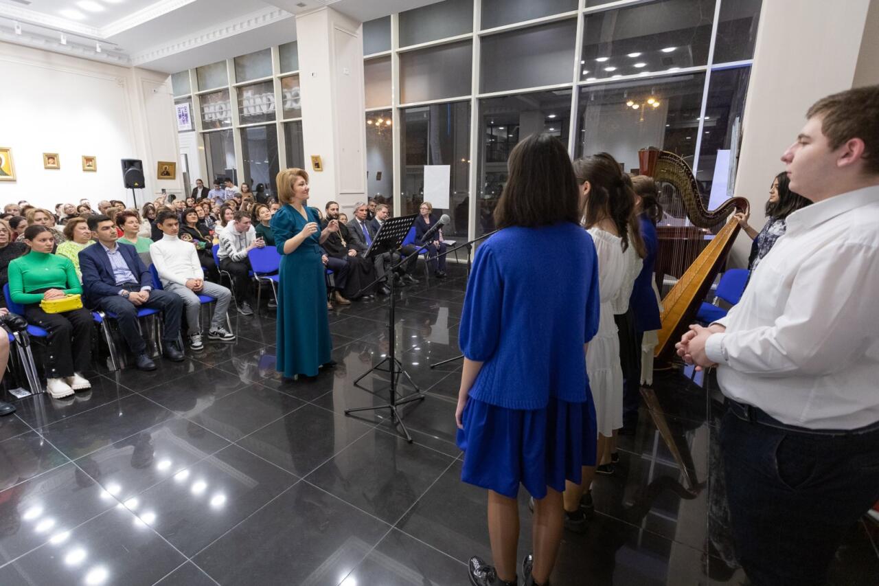 "Святочные вечера" в Баку отметили праздничным концертом