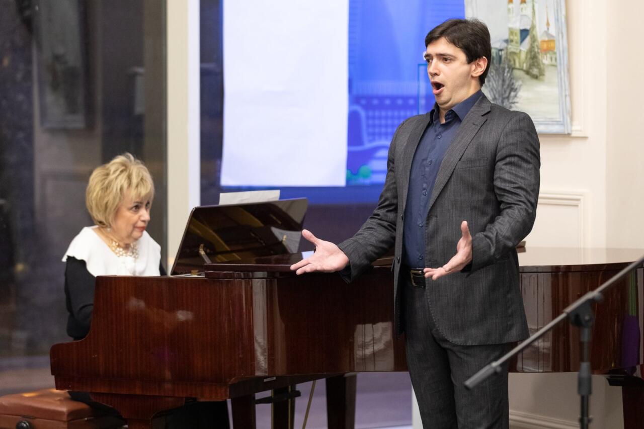 "Святочные вечера" в Баку отметили праздничным концертом