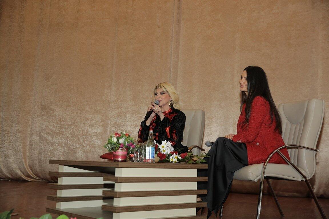 В рамках проекта "Qonağımız var" состоялась встреча с Метанет Искендерли