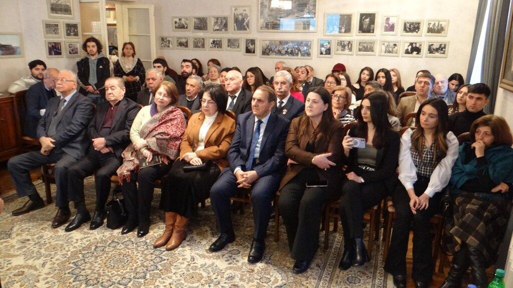 Ниязи в воспоминаниях… В Баку представлены книги о маэстро