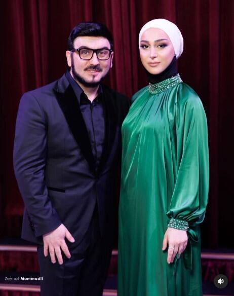 Tolik ilk dəfə bacısını göstərdi