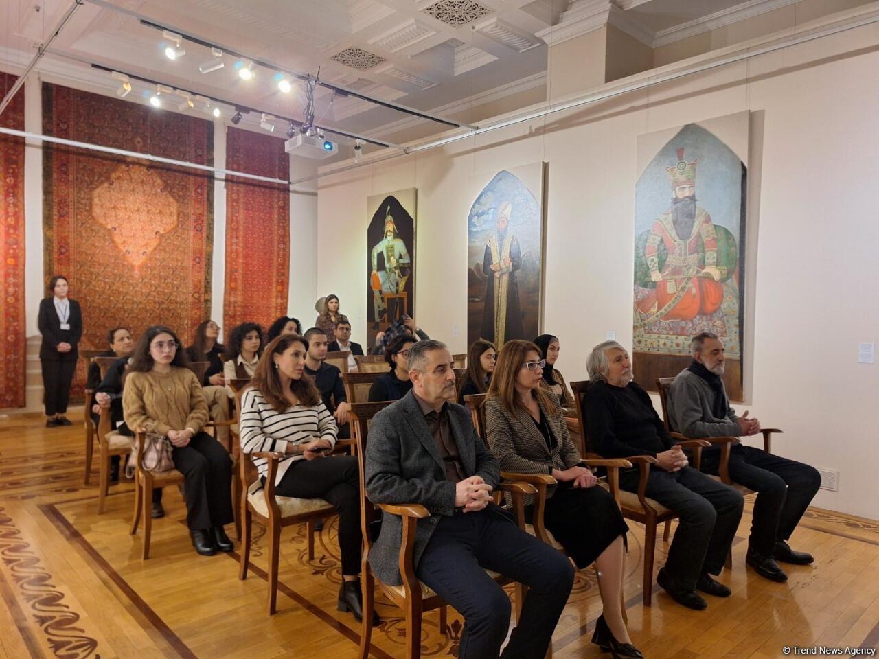 В Азербайджанском национальном музее искусств представлена картина Мамедгусейна Гусейнова "20 Yanvar hiyləsi"