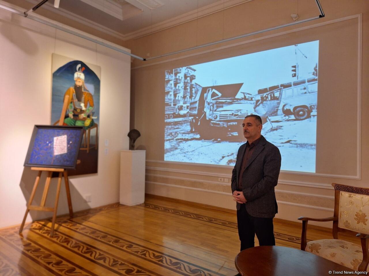 В Азербайджанском национальном музее искусств представлена картина Мамедгусейна Гусейнова "20 Yanvar hiyləsi"