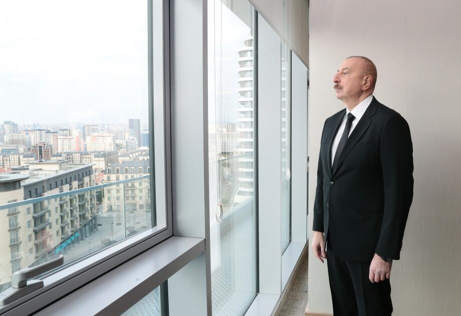 Президент Ильхам Алиев ознакомился с работами по строительству и благоустройству в Центральном парковом квартале и условиями, созданными в Офисном здании Белого города Баку