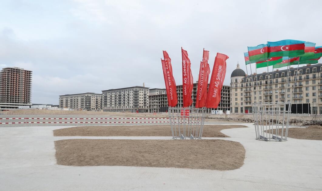 Президент Ильхам Алиев ознакомился с работами по строительству и благоустройству в Центральном парковом квартале и условиями, созданными в Офисном здании Белого города Баку