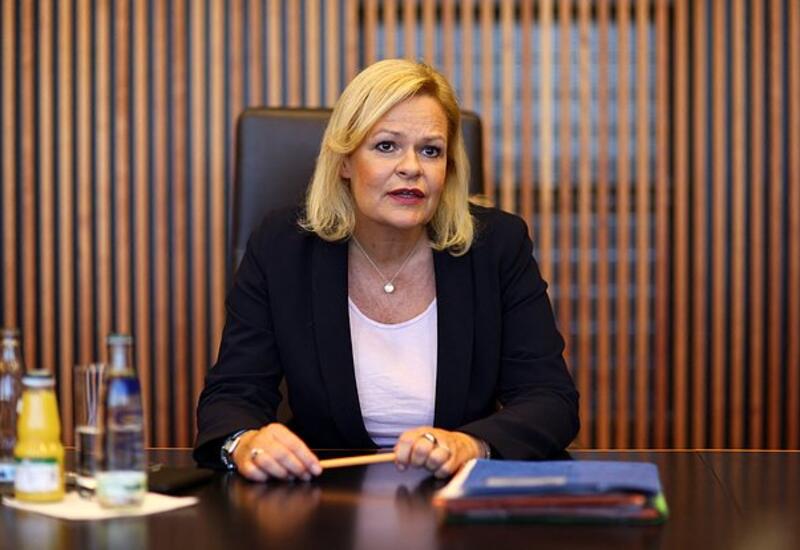 Власти Германии заявили о слежке за правыми