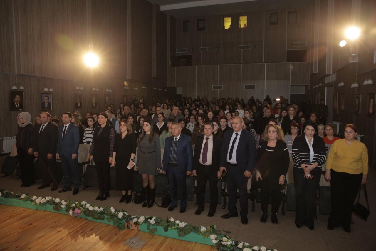 Лала Мамедова встретилась с поклонниками