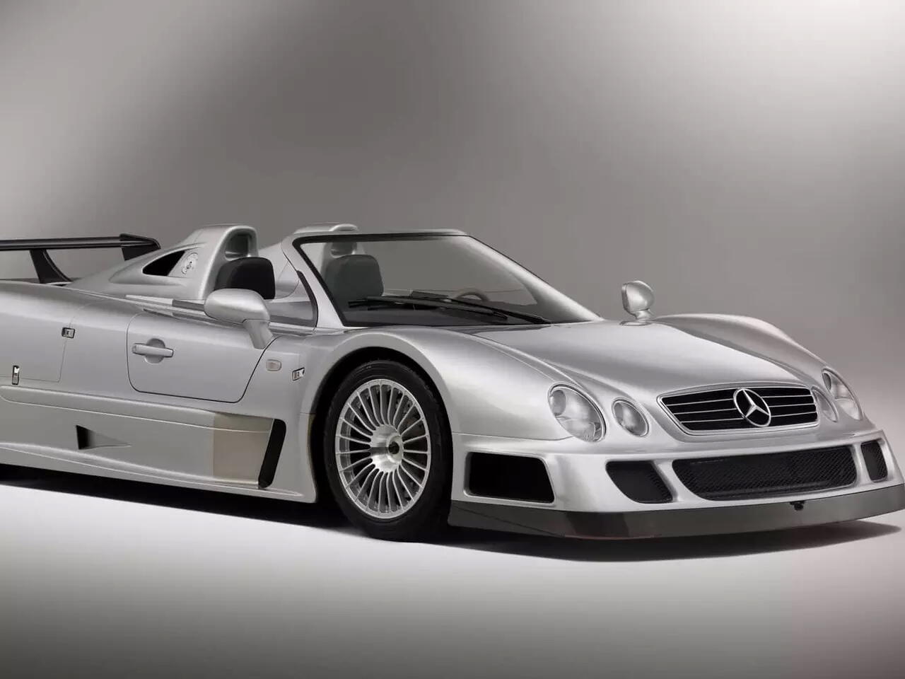 Редчайший Mercedes-Benz CLK GTR Roadster пустили с молотка