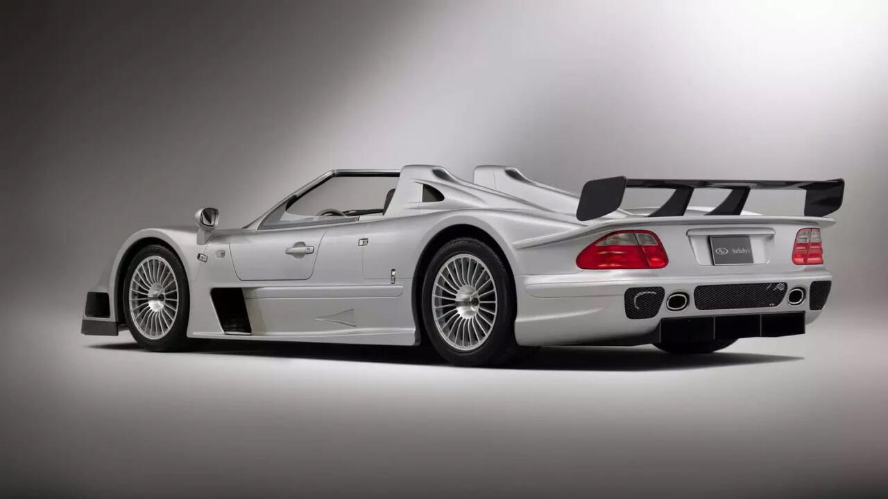 Редчайший Mercedes-Benz CLK GTR Roadster пустили с молотка