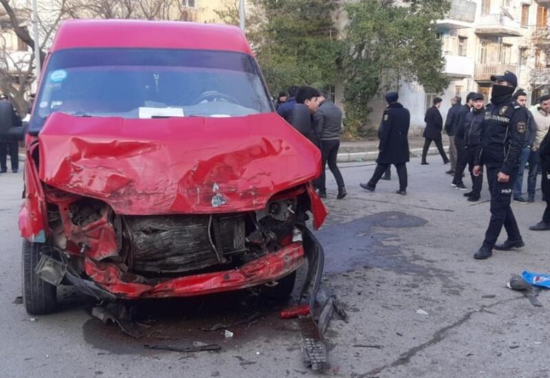 Gəncədə iki avtomobil toqquşdu