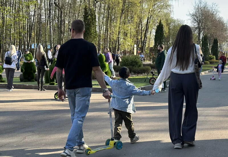 Райан Гослинг и Ева Мендес проводят время семьей в парке Санта-Барбары
