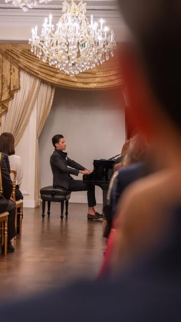 Пианист Риад Маммадов дал два концерта во Франции