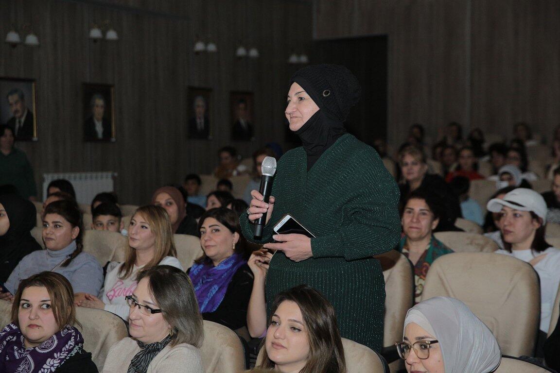 "Qonağımız var" – встреча заслуженного артиста Азербайджана Адалята Шукюрова с поклонниками